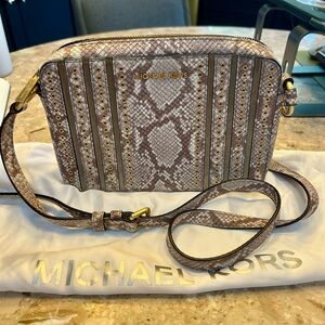 ✨EUC✨ Michael Kors Snakeskin & Grommets Crossbody